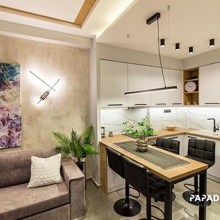 P Deluxe Suites 5 Салоники Экстерьер фото